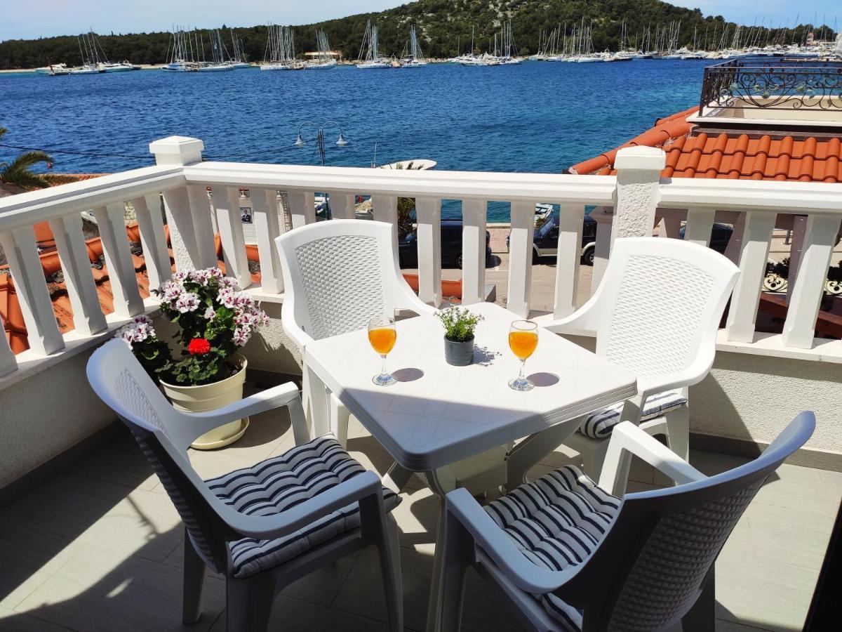 Apartman Marina II Рогозница Экстерьер фото